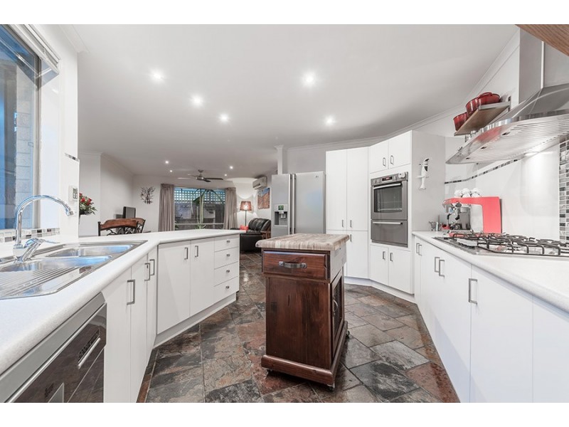 6 Swansea Court, Craigieburn VIC 3064