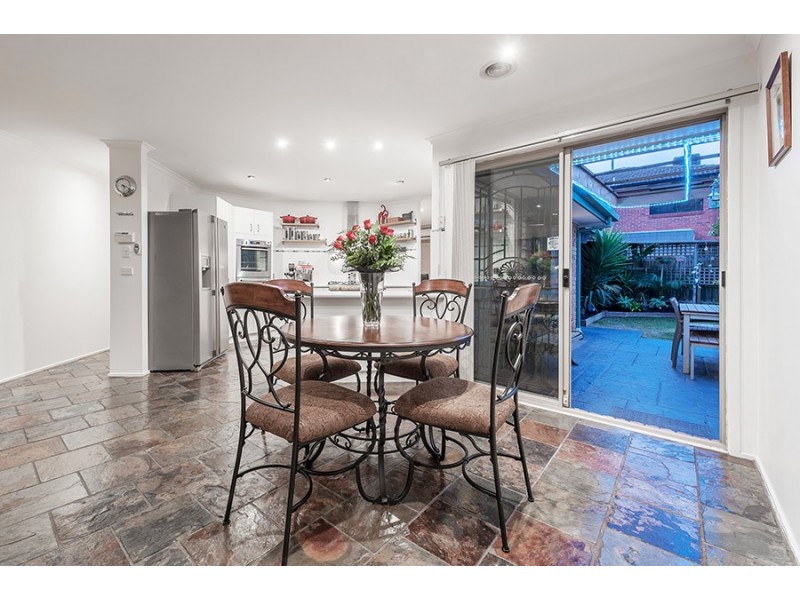 6 Swansea Court, Craigieburn VIC 3064