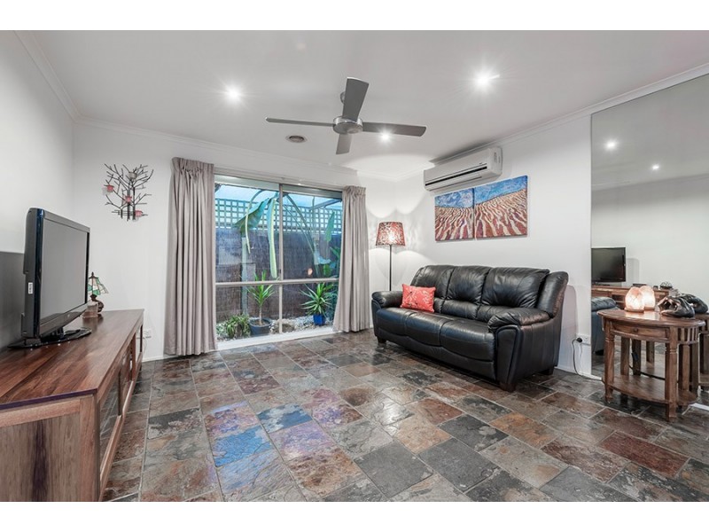 6 Swansea Court, Craigieburn VIC 3064