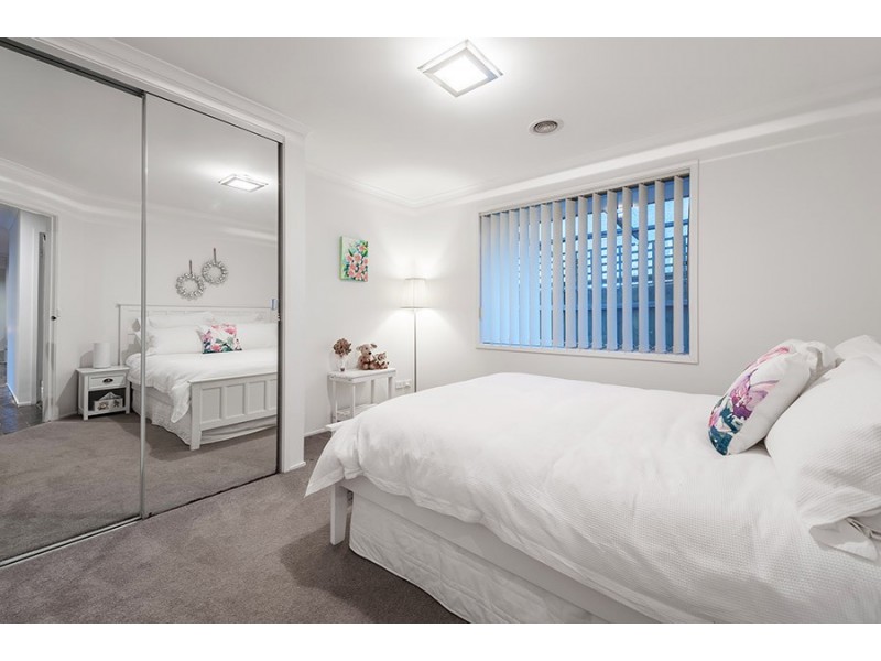 6 Swansea Court, Craigieburn VIC 3064