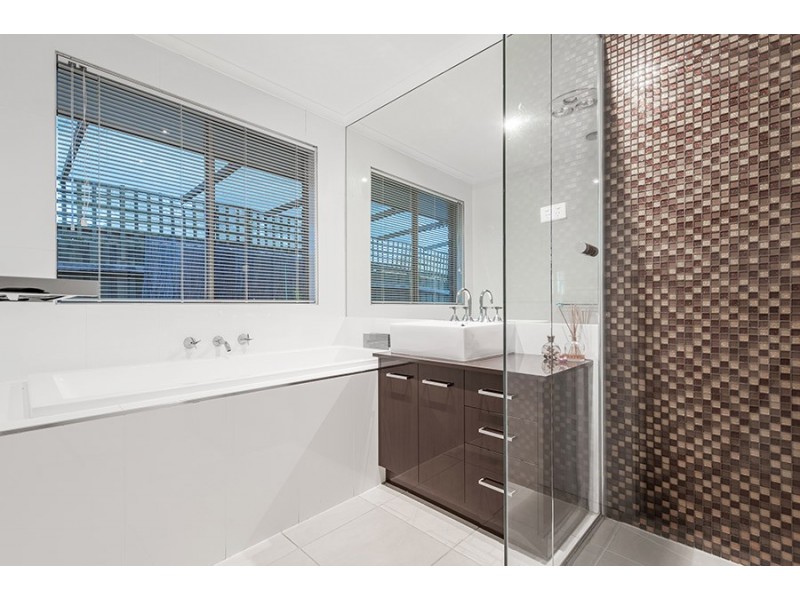 6 Swansea Court, Craigieburn VIC 3064