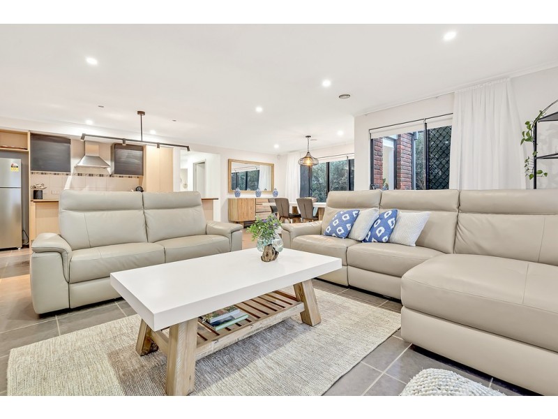 43 Hurlingham Way, Craigieburn VIC 3064