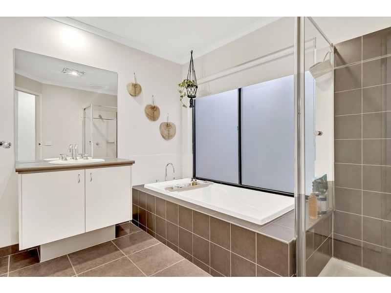 43 Hurlingham Way, Craigieburn VIC 3064