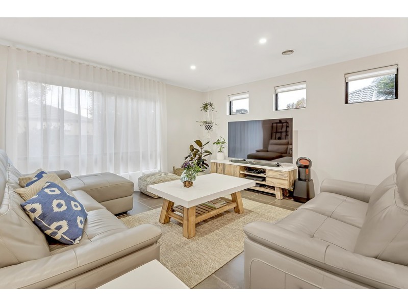 43 Hurlingham Way, Craigieburn VIC 3064