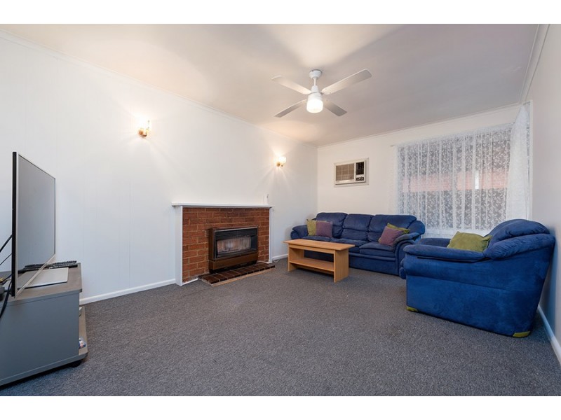 13 Chapman Avenue, Thomastown VIC 3074