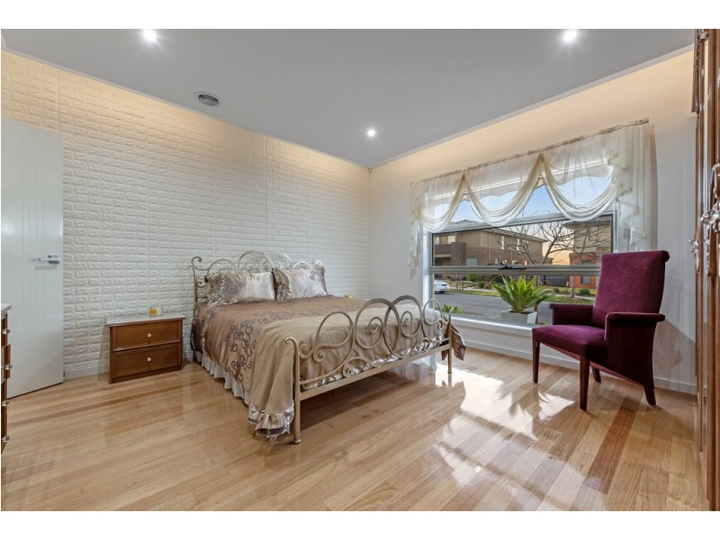 12 Brentwick Drive, Craigieburn VIC 3064