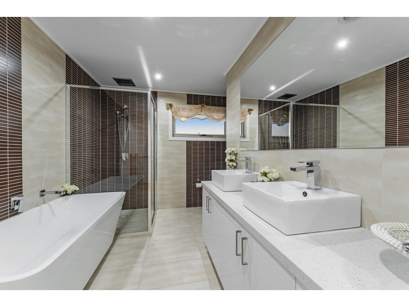 12 Brentwick Drive, Craigieburn VIC 3064