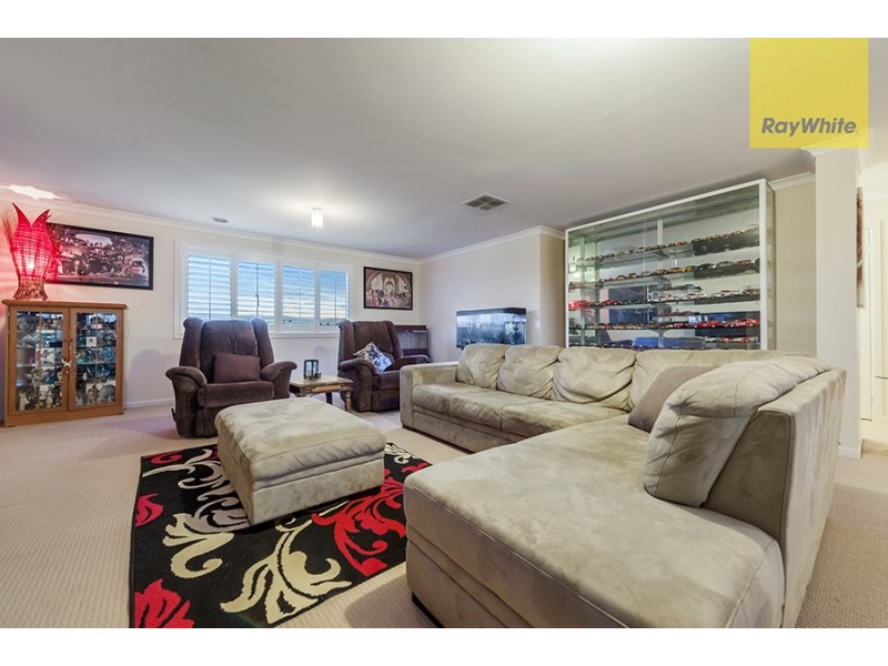 27 Tusmore Rise, Roxburgh Park VIC 3064