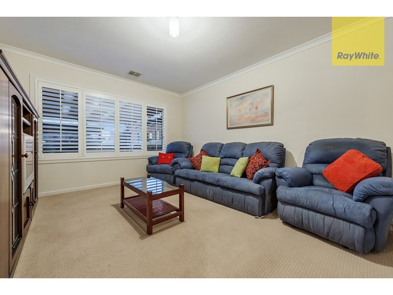 27 Tusmore Rise, Roxburgh Park VIC 3064