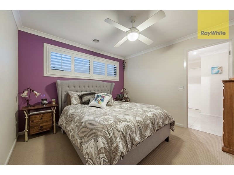 27 Tusmore Rise, Roxburgh Park VIC 3064