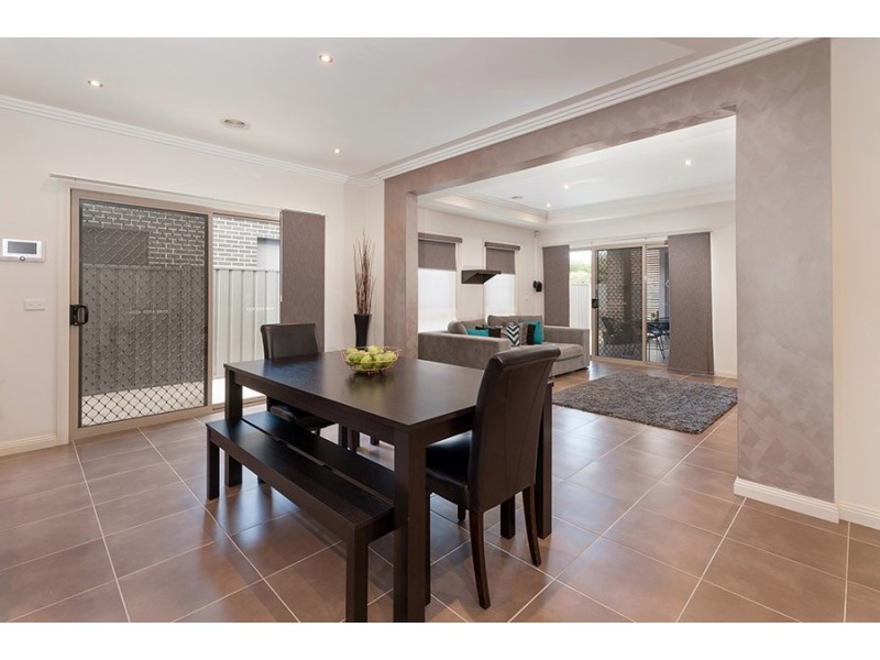 14 Centennial Park Drive, Craigieburn VIC 3064