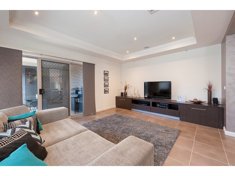 14 Centennial Park Drive, Craigieburn VIC 3064