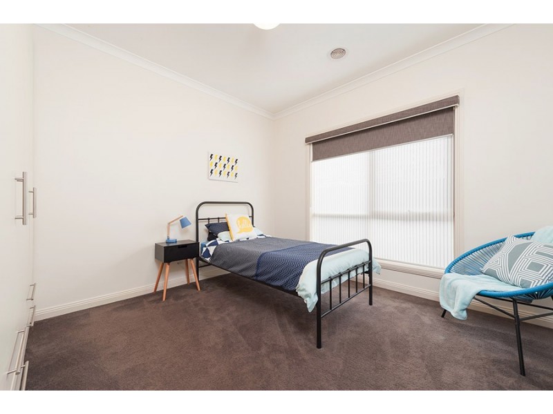 14 Centennial Park Drive, Craigieburn VIC 3064