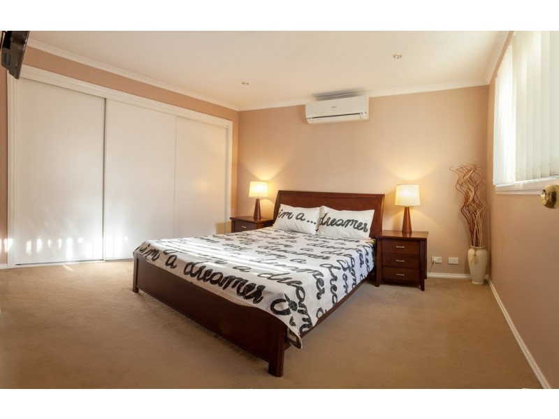 3 Brecon Nook, Craigieburn VIC 3064