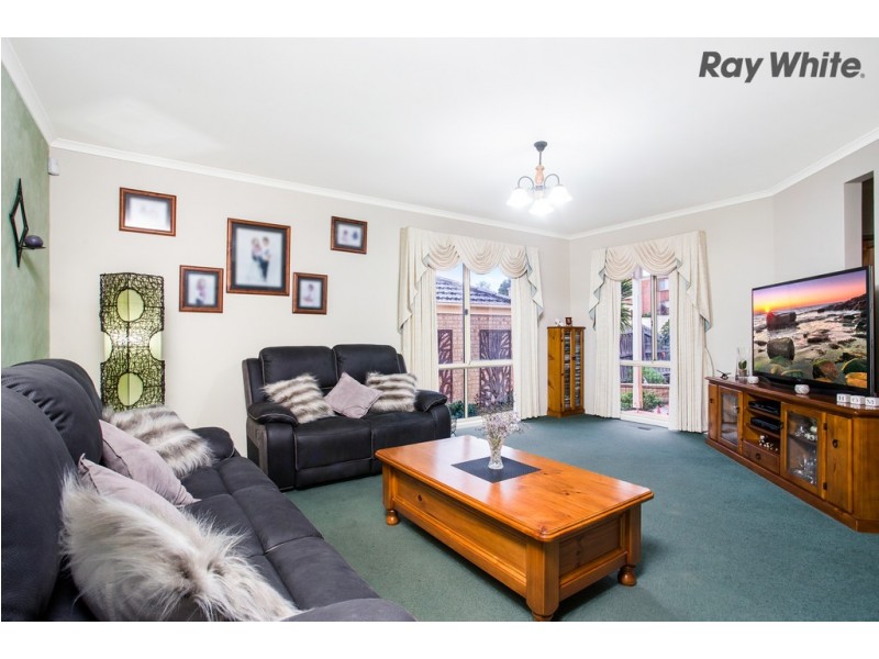 13 Thomas Street, Roxburgh Park VIC 3064