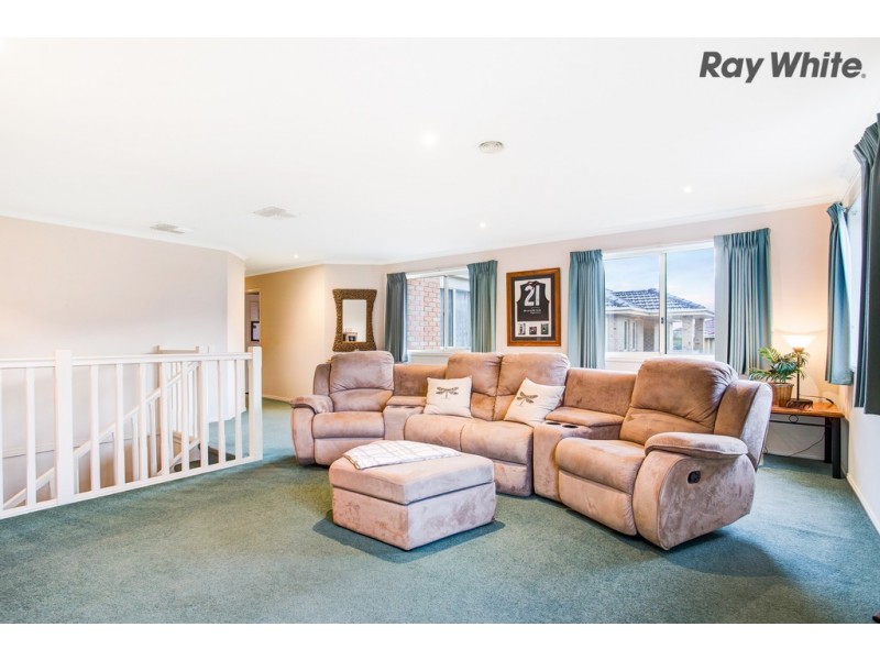 13 Thomas Street, Roxburgh Park VIC 3064