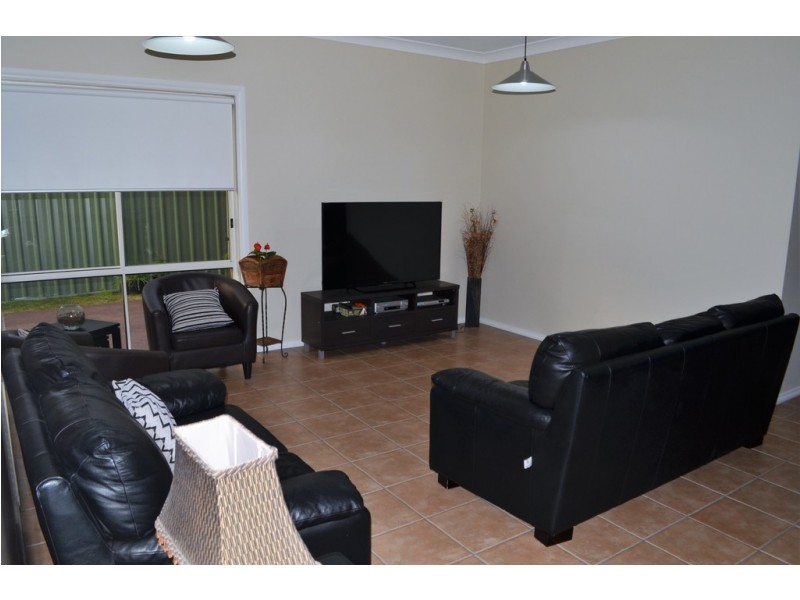 23 Swinburne Close, Craigieburn VIC 3064