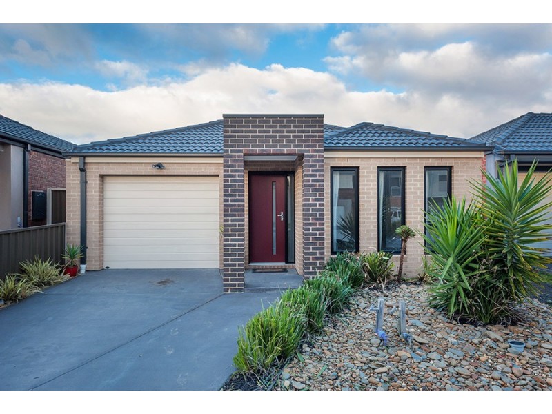 29 Clarendon Avenue, Craigieburn VIC 3064