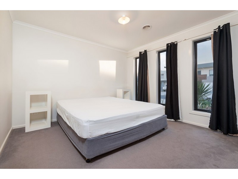 29 Clarendon Avenue, Craigieburn VIC 3064