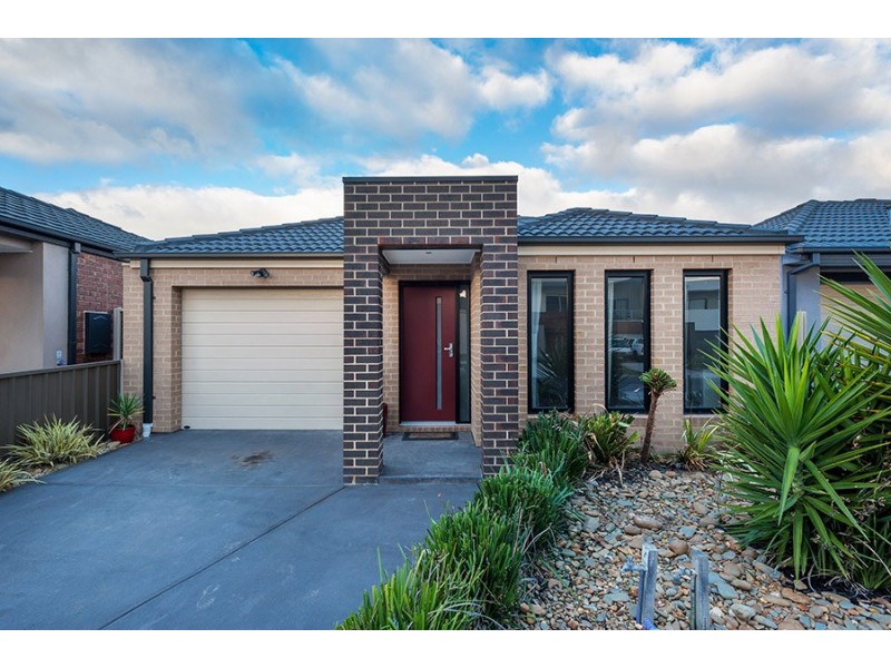 29 Clarendon Avenue, Craigieburn VIC 3064