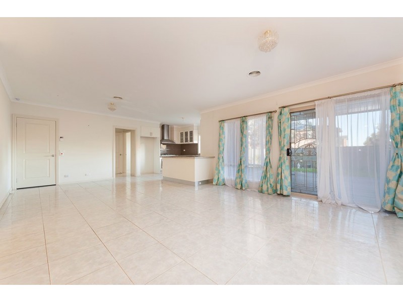 16 Northumberland Circuit, Craigieburn VIC 3064