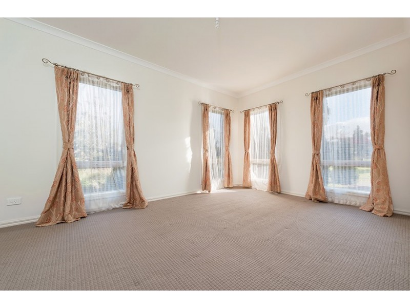 16 Northumberland Circuit, Craigieburn VIC 3064
