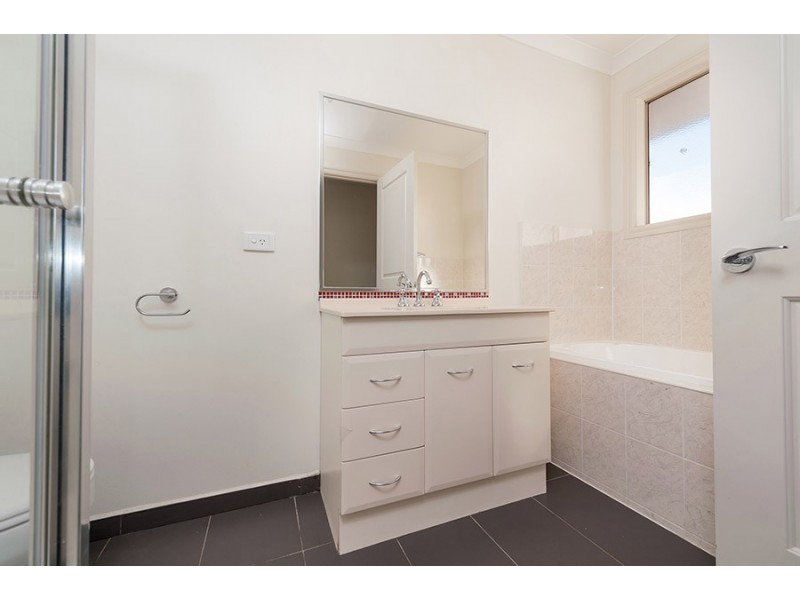 16 Northumberland Circuit, Craigieburn VIC 3064