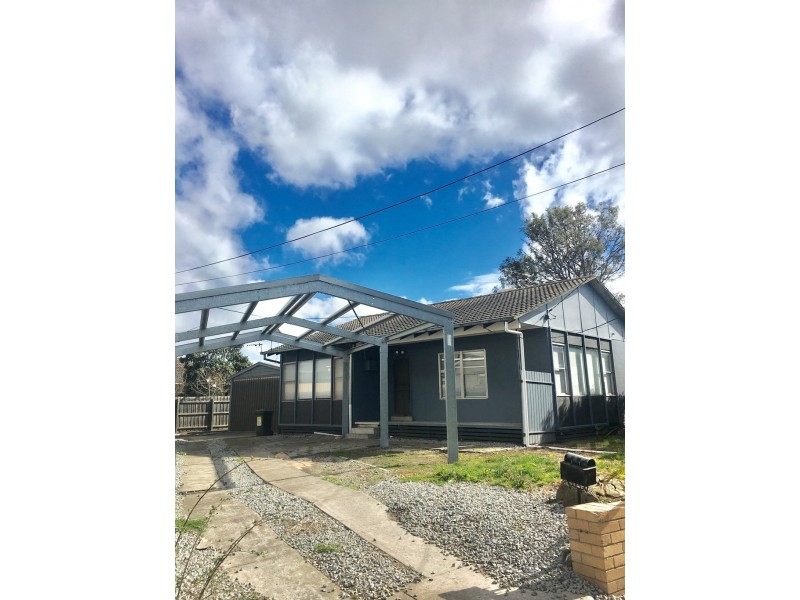 7 Rosedale Crescent, Dallas VIC 3047