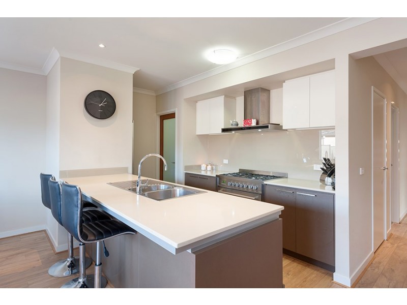 30 Groveton Street, Craigieburn VIC 3064