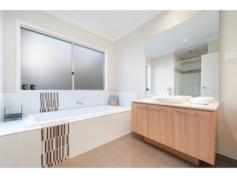 30 Groveton Street, Craigieburn VIC 3064