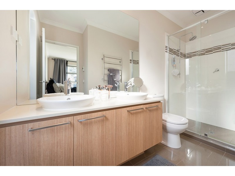 30 Groveton Street, Craigieburn VIC 3064