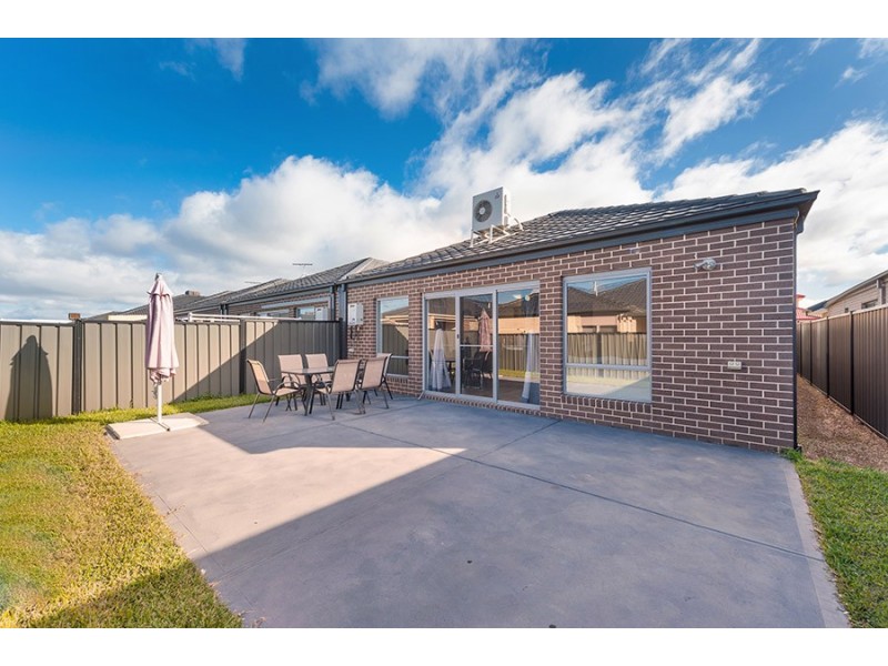 30 Groveton Street, Craigieburn VIC 3064