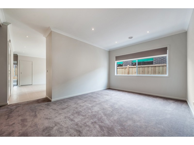 18 Solar Way, Mickleham VIC 3064