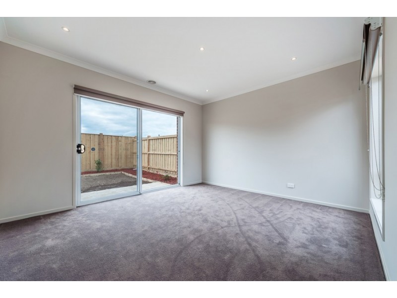 18 Solar Way, Mickleham VIC 3064