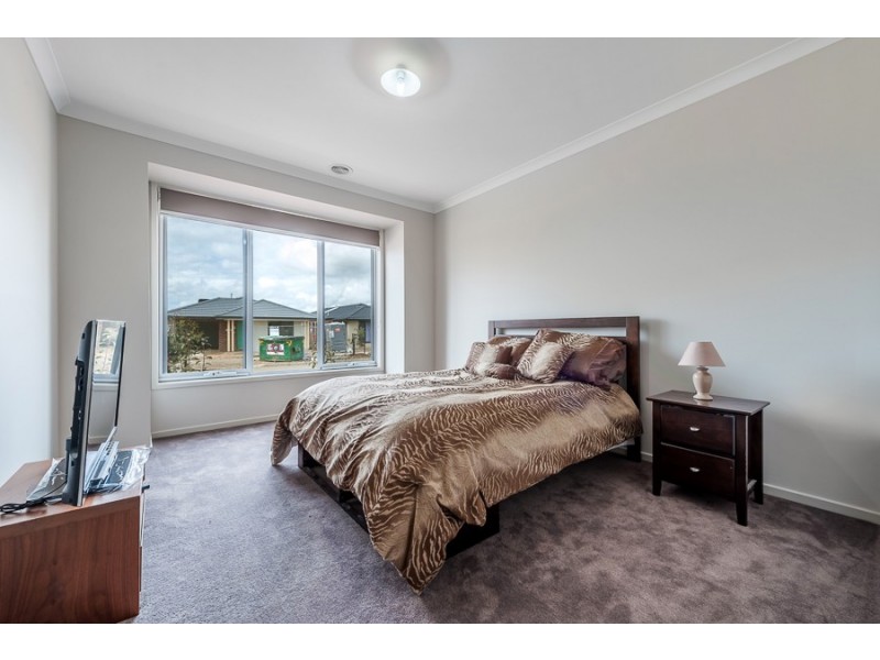 18 Solar Way, Mickleham VIC 3064