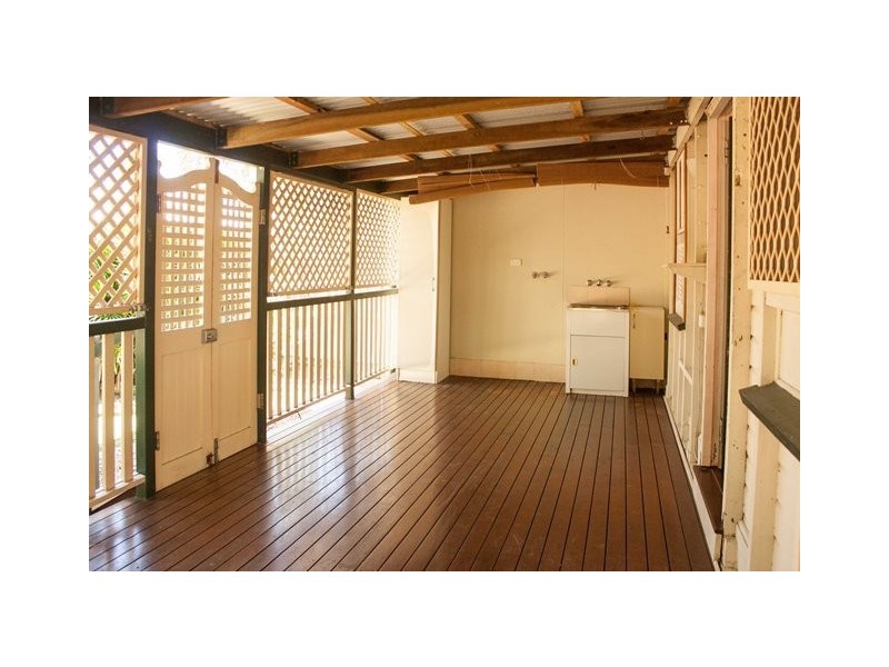 14 Allen Street, South Townsville QLD 4810