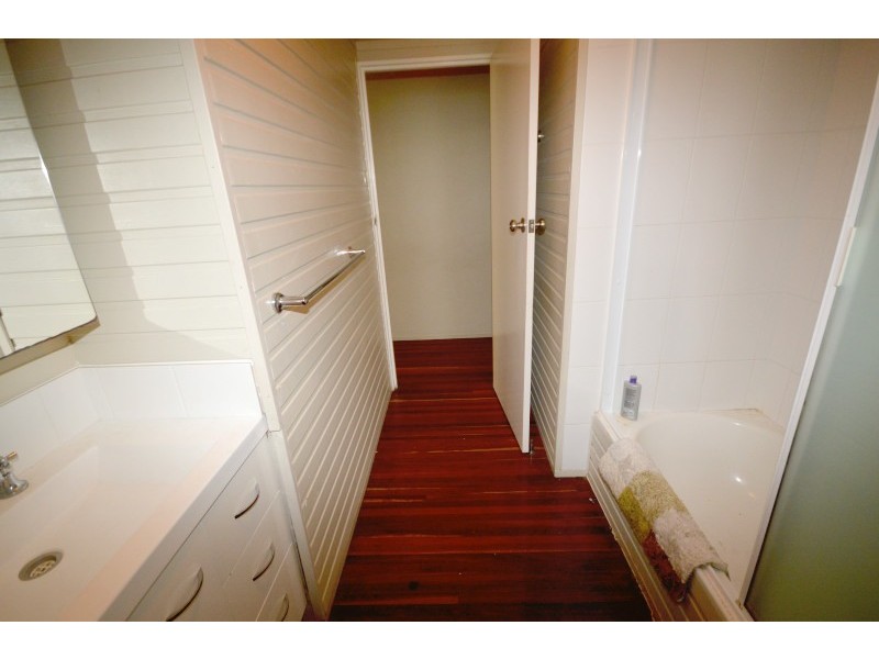 25 Hargreaves Street, Wulguru QLD 4811