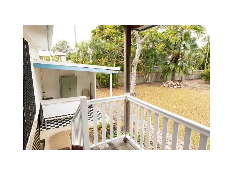 6 Lynam Street, Belgian Gardens QLD 4810