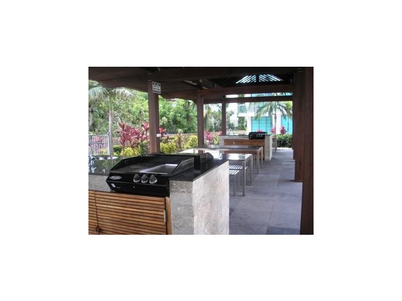 304/72-74 The Strand, North Ward QLD 4810