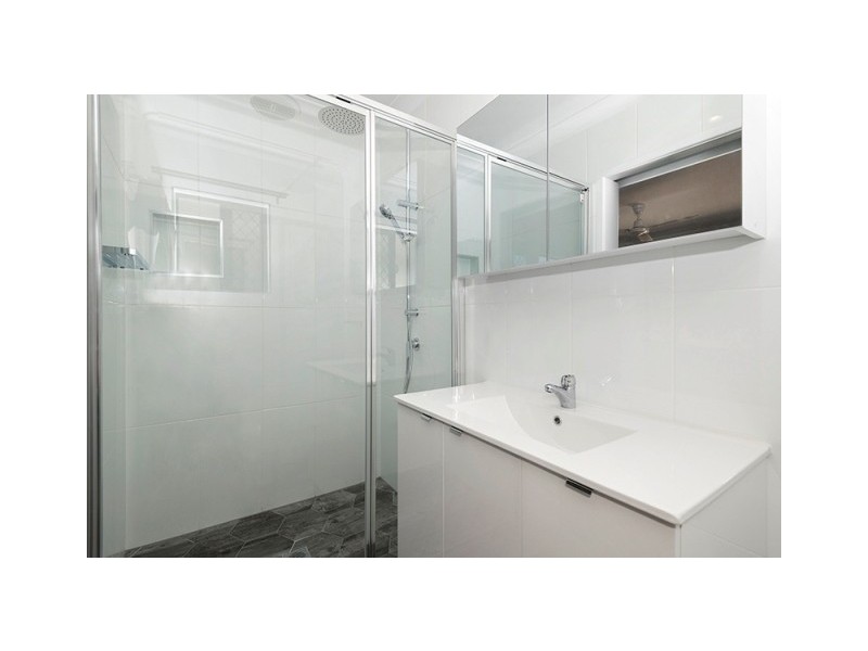 17 Seaward Crescent, Pallarenda QLD 4810