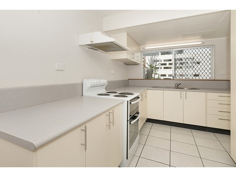 3/74 Paxton Street, North Ward QLD 4810