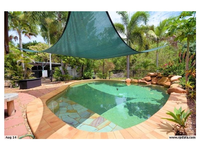 2 Manuka Court, Bushland Beach QLD 4818