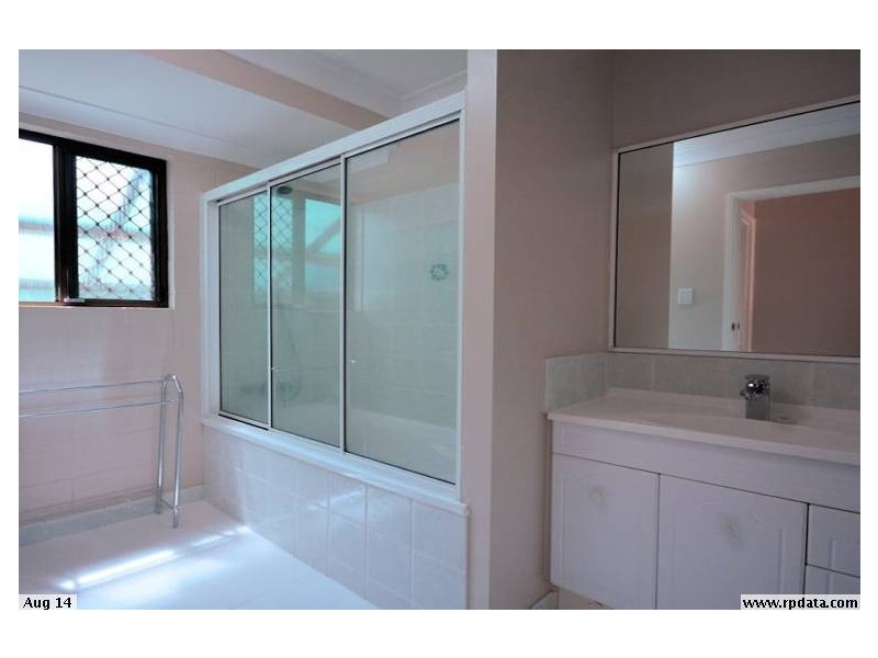 2 Manuka Court, Bushland Beach QLD 4818