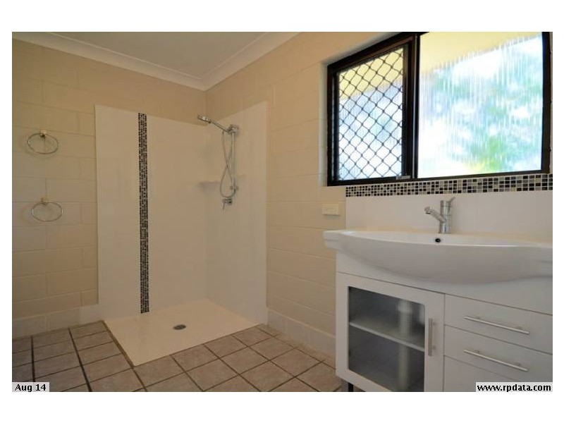 2 Manuka Court, Bushland Beach QLD 4818