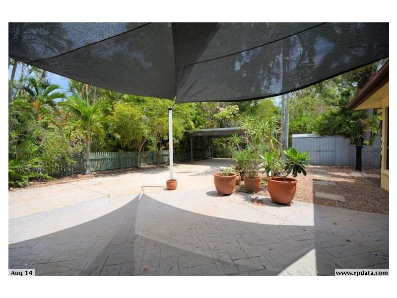2 Manuka Court, Bushland Beach QLD 4818