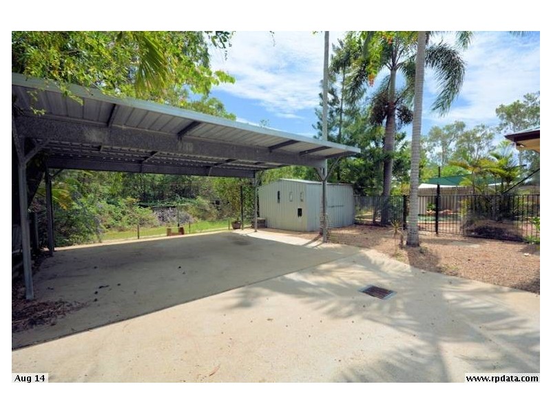 2 Manuka Court, Bushland Beach QLD 4818