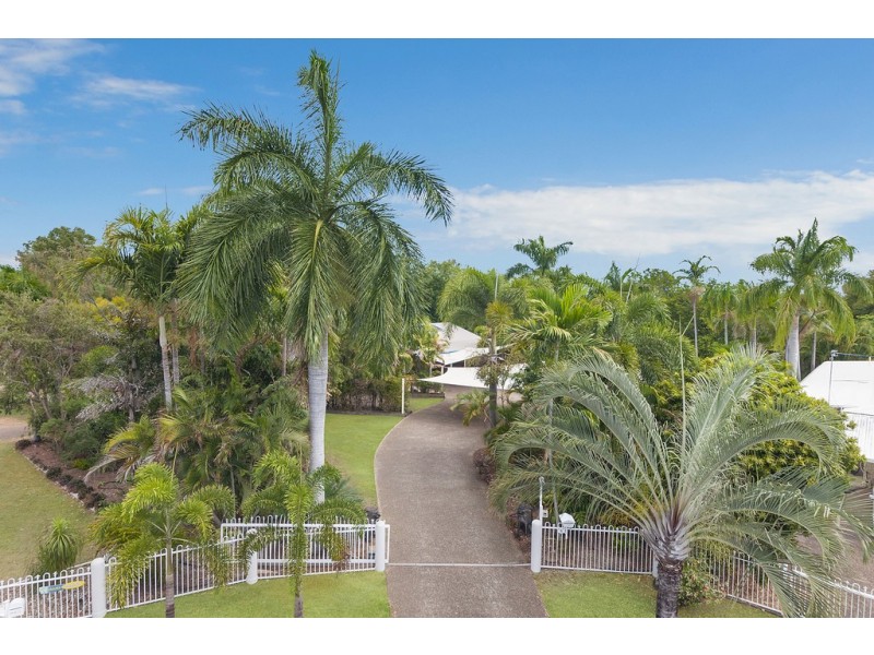 6 Anamari Court, Bushland Beach QLD 4818
