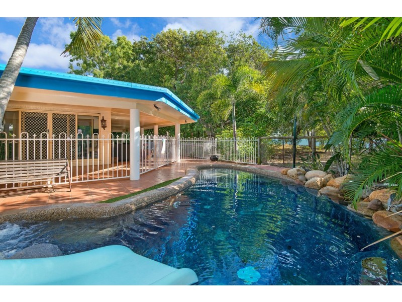 6 Anamari Court, Bushland Beach QLD 4818