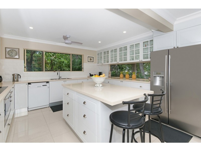 6 Anamari Court, Bushland Beach QLD 4818