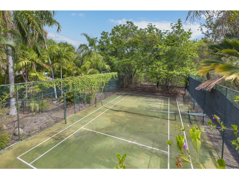 6 Anamari Court, Bushland Beach QLD 4818